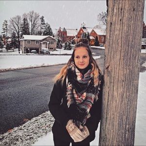 Meet your Posher, Alisha